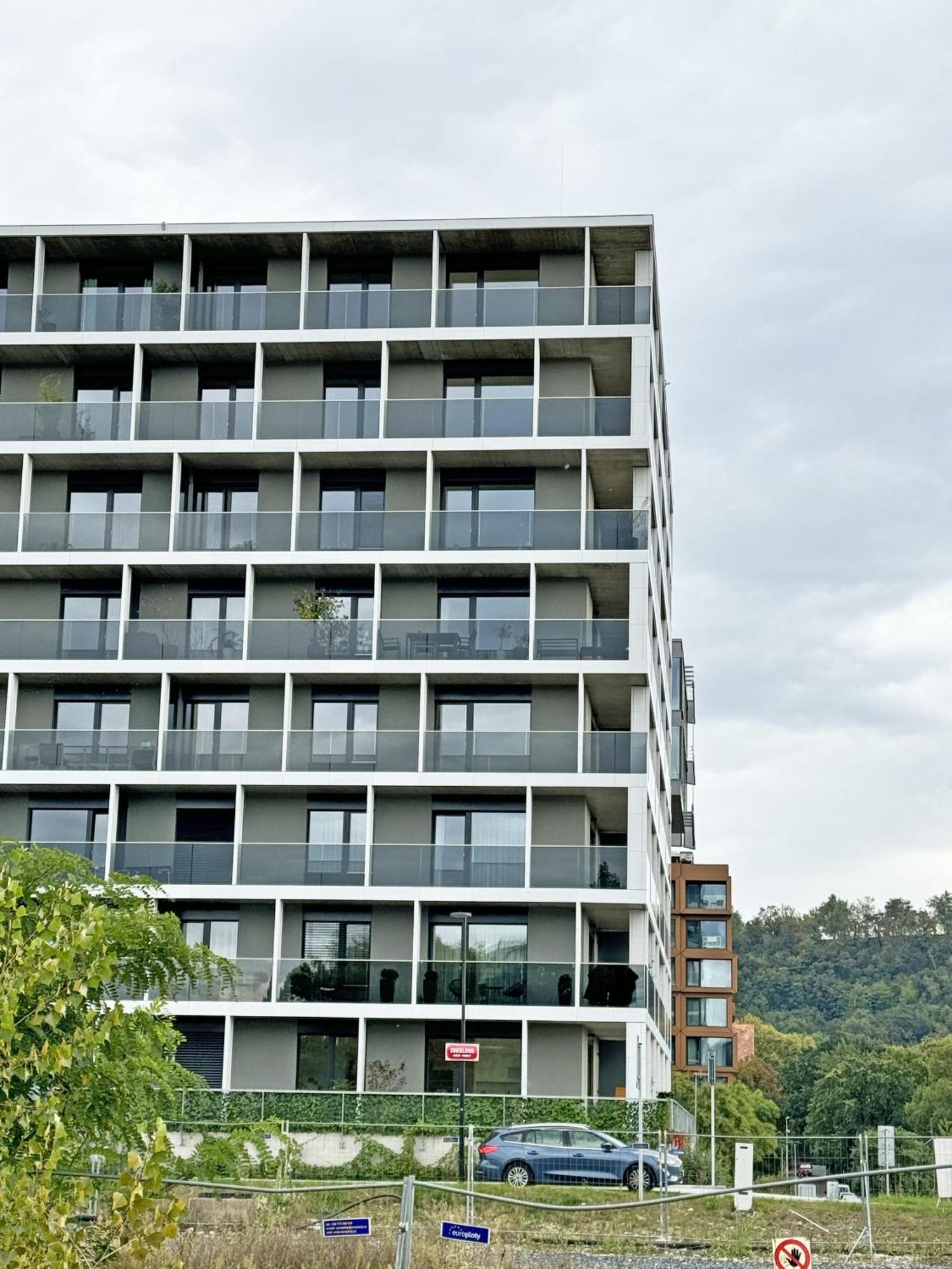 New Studio, King Bed, Free Parking, Terrace Praga Exterior foto